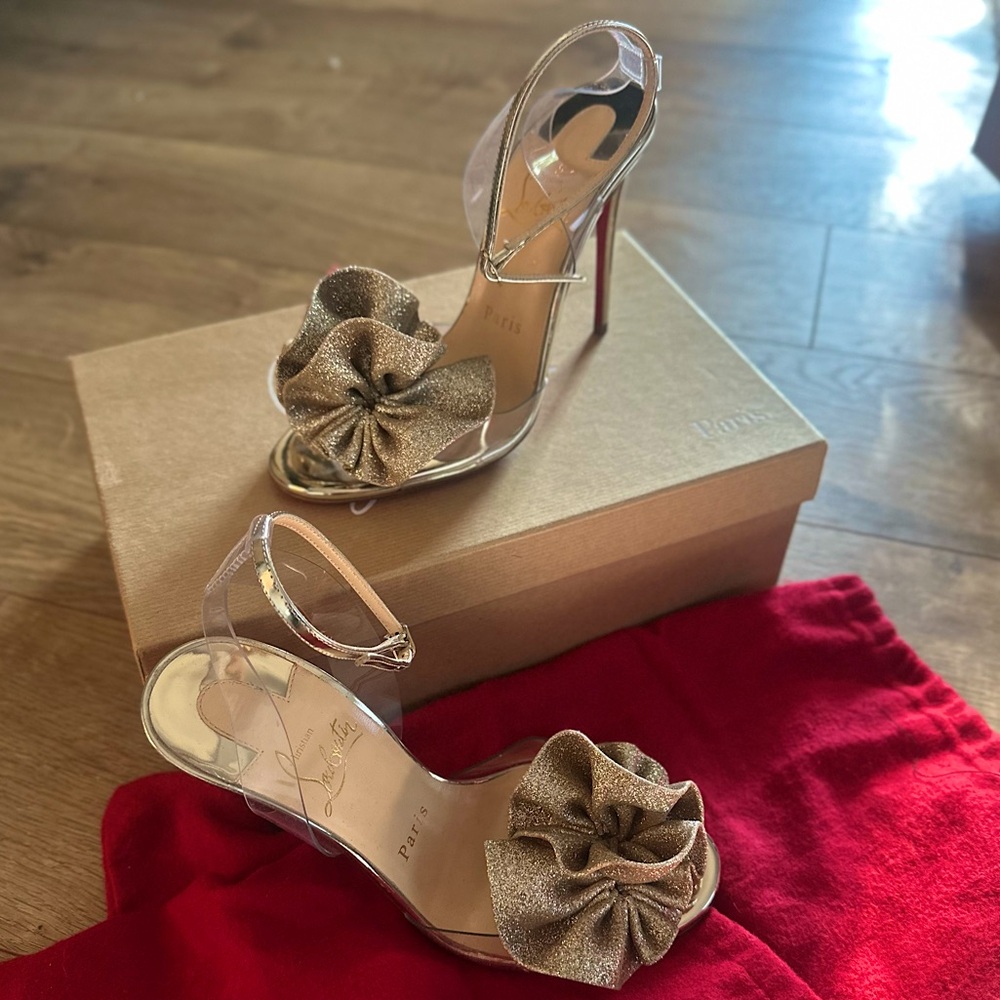 NEW Christian Louboutin Fossiliza
Women’s Sz 6 | 36